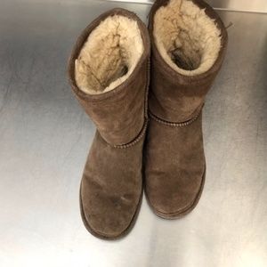 Bearpaw booties. Sheepskin and wool!
